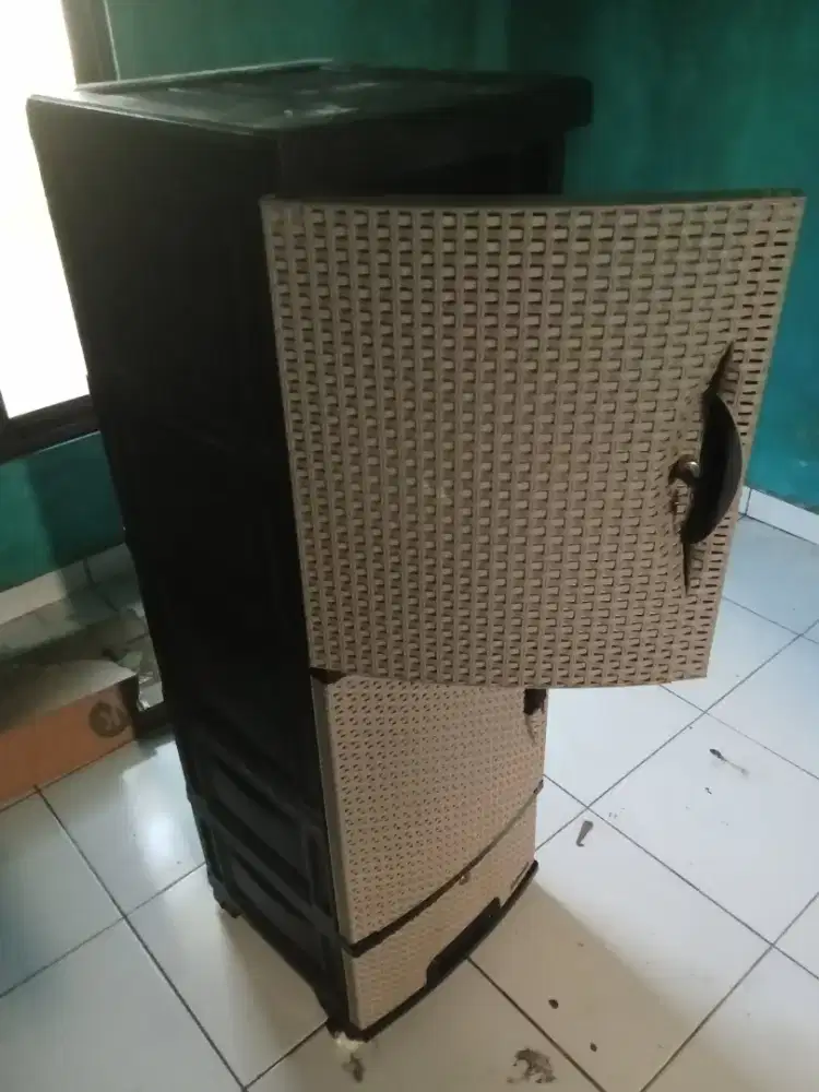 Dijual lemari plastik 2 susun + laci kecil