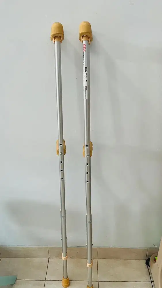 sepasang tongkat ketiak/tingkat kruk GEA FS 925L (M)