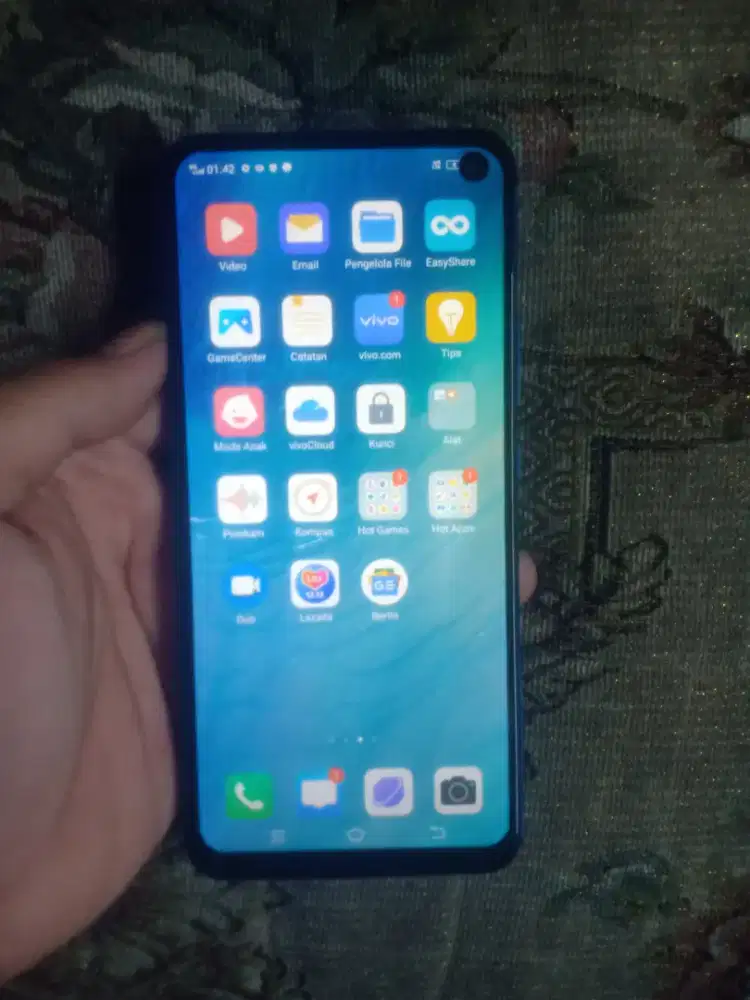 Vivo v19 ram 8/128 snapdragon 675 minus pernah ganti lcd