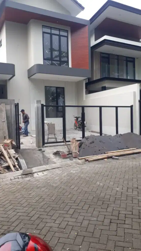 Pintu pagar expanded
