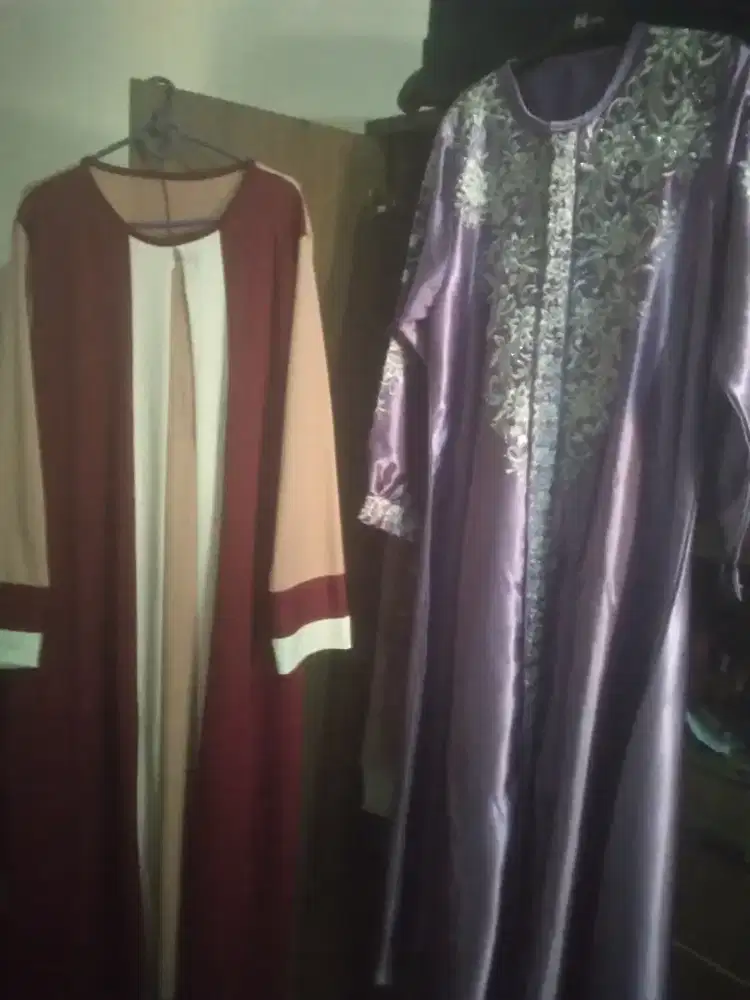 2 baju gamis warna ungu sm merah marun