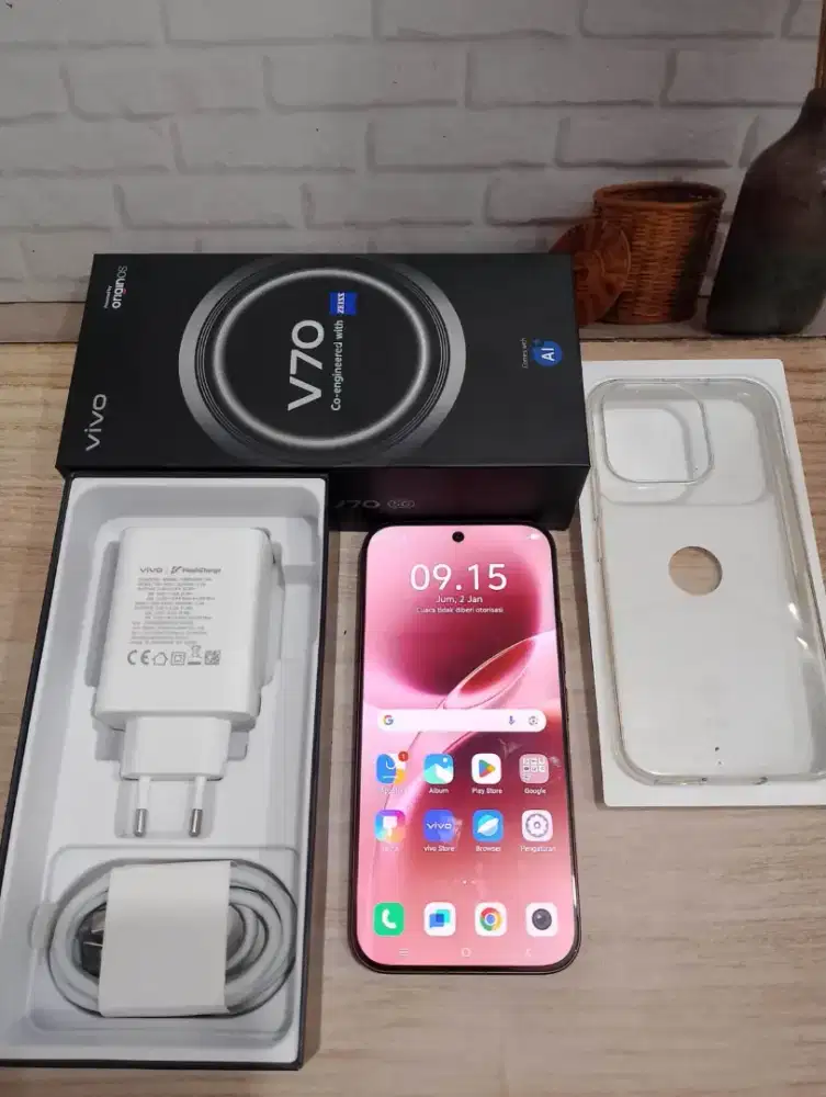 Vivo V70 5G 12 / 256 fullset ori