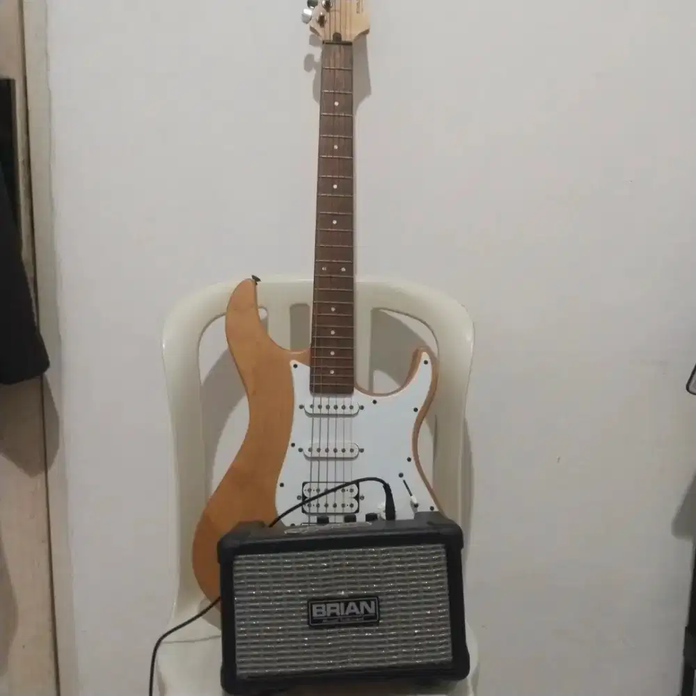 Gitar Yamaha PAC 112J Gitar Elektrik Listrik