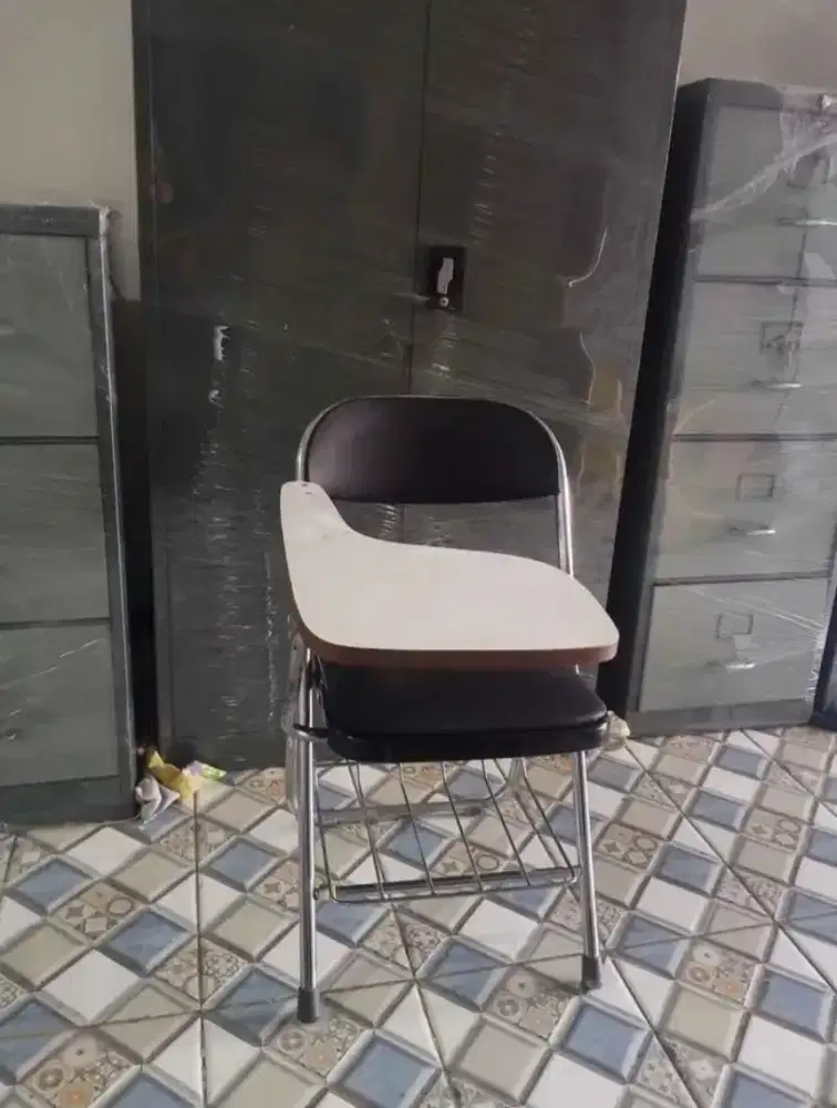 Kursi lipat kuliah