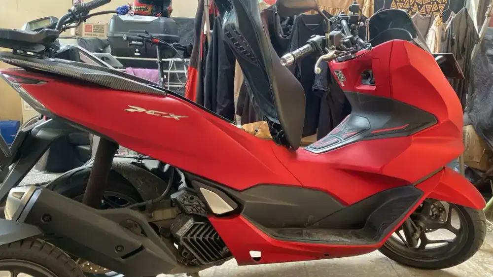 Honda PCX 160 mulus merah