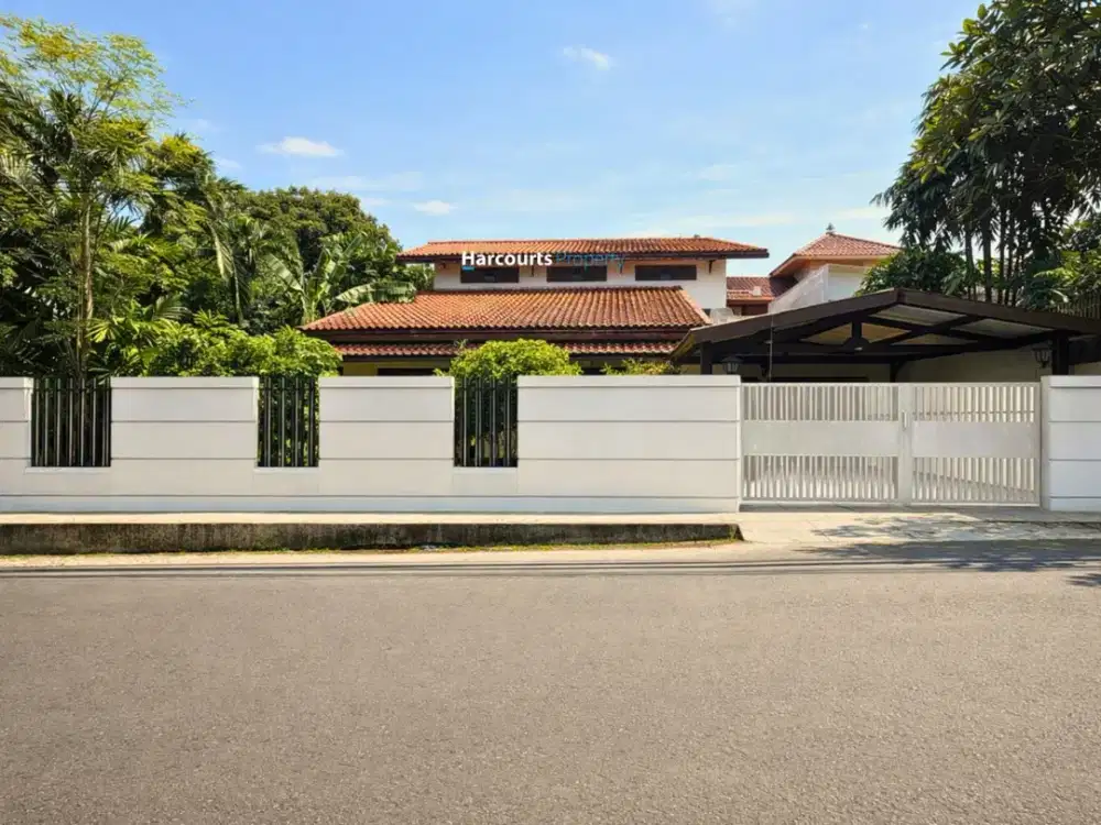 Cipete Area, Dijual Rumah Klasik Bagus dan Terawat Lokasi Strategis Row Jalan Lebar