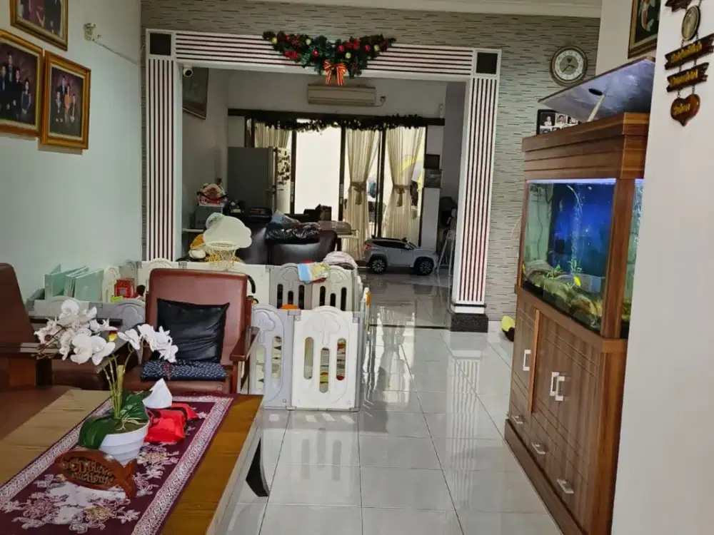 Rumah Nyaman di Aralia Harapan Indah Bekasi