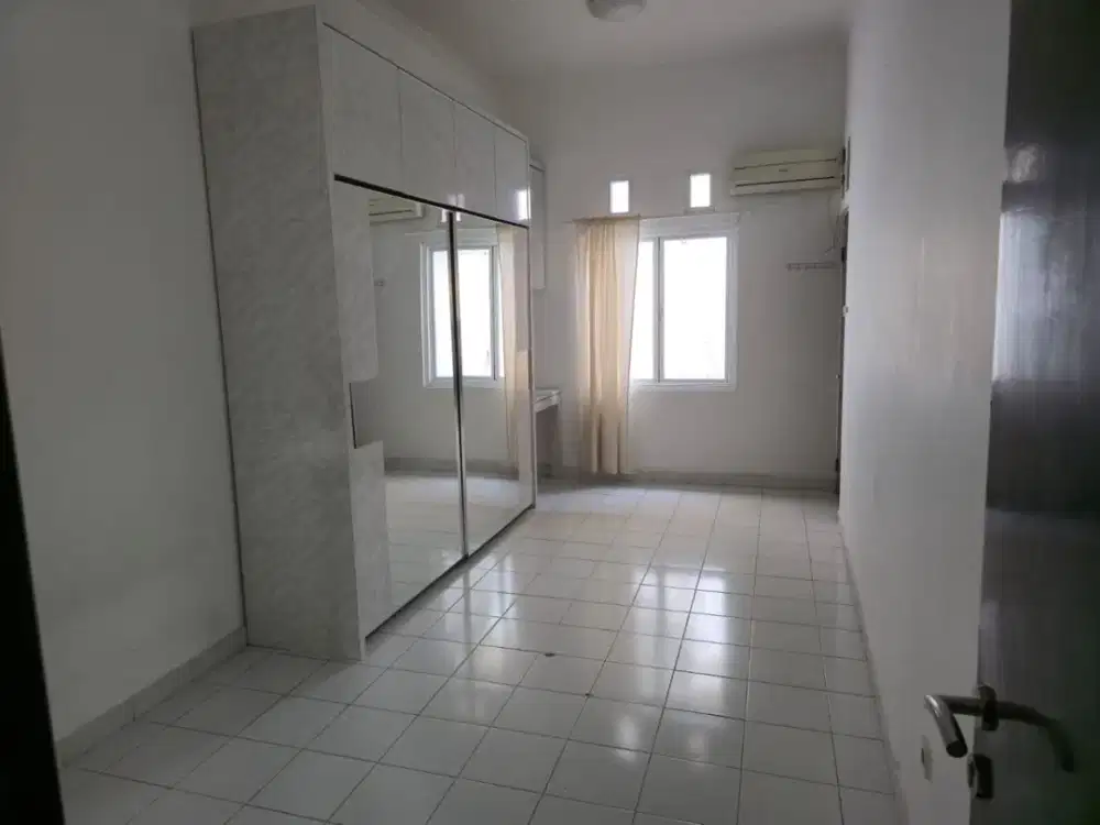 Jual Rumah Siap Huni di Komplek Kalibata Indah Jakarta.