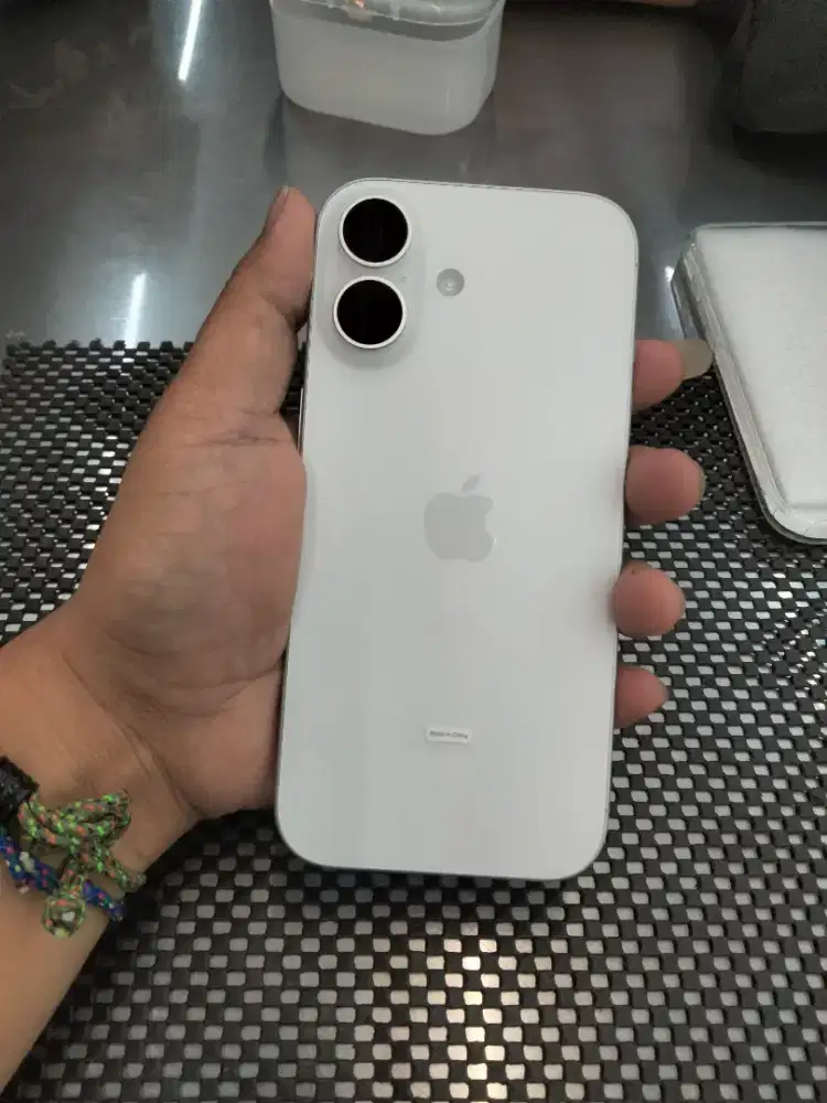 IPHONE 17 256GB NEW FREE ADPTER 20W