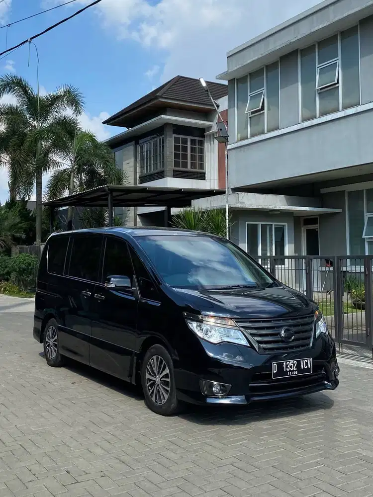 Nissan serena hws km 40rb seperti baru