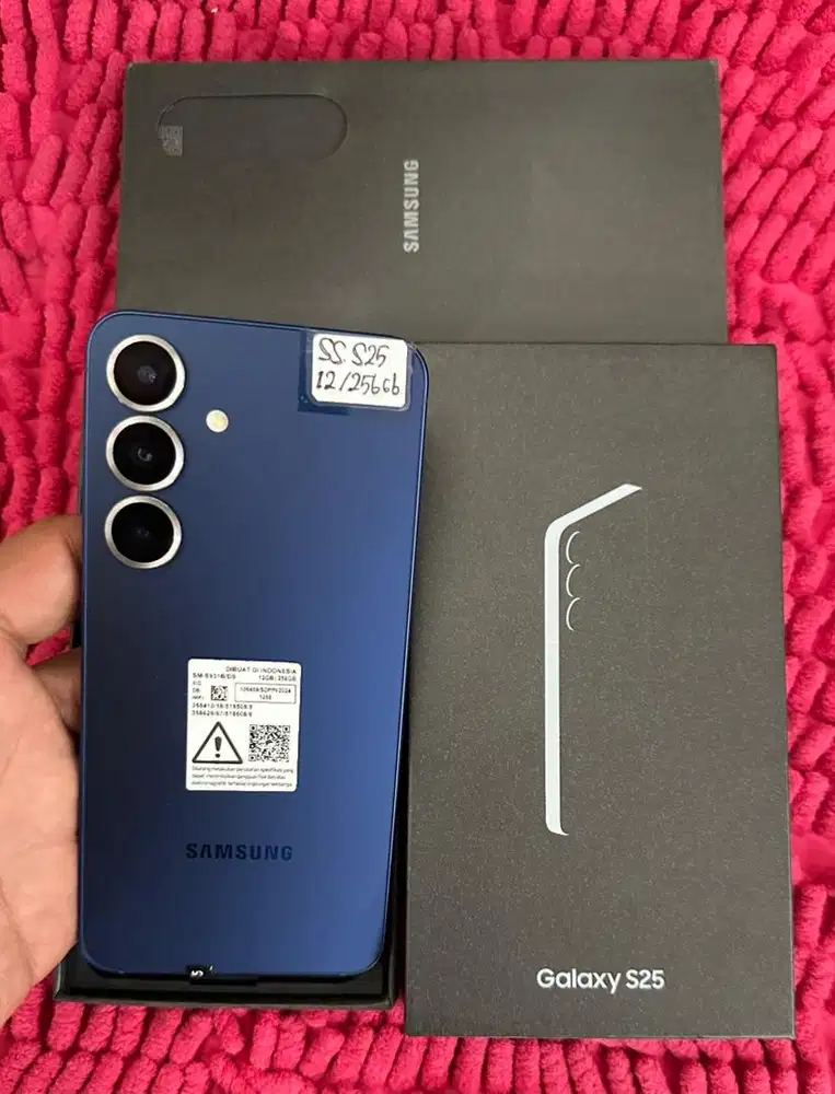 Samsung S25 12/256gb sein like new