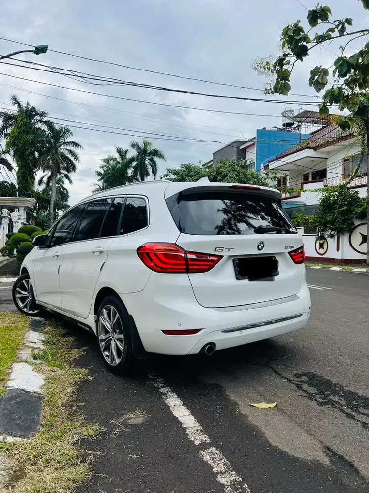 MURAH BMW 218GT 3 BARIS GRAN TOURER PANORAMIC SUNROOF 8 seater IRIT
