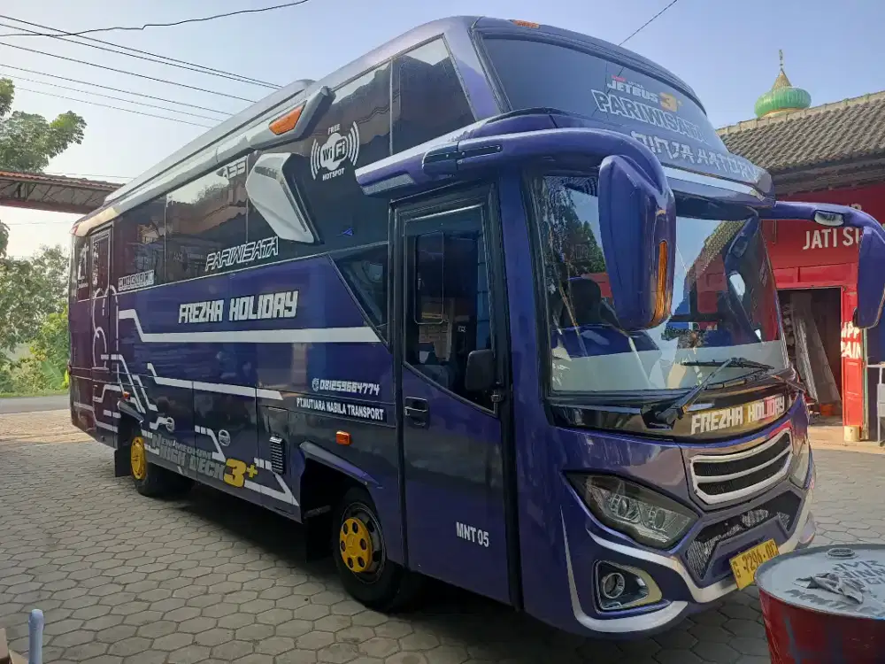 Bus pariwisata siap pakai