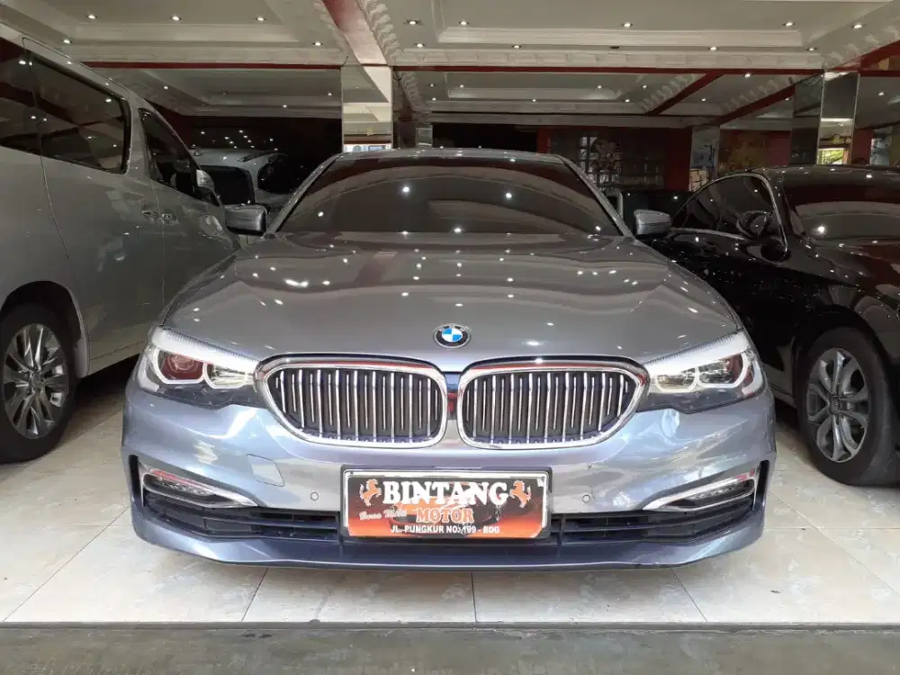 BMW 520i G30 AT 2018 KM RENDAH GREY / MODEL THN 2019 [BINTANG MOTOR]