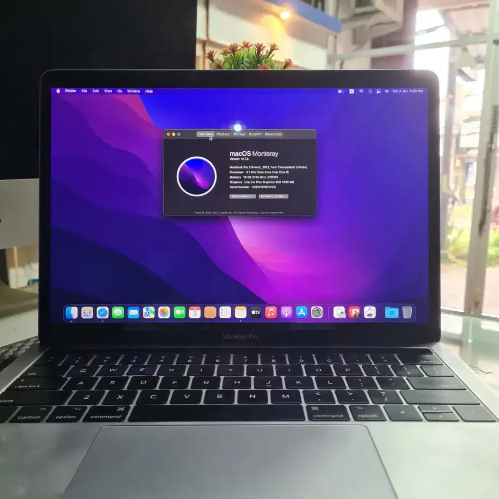 MacBook Pro 2017 Retina Mulus Normal Full Fungsi
