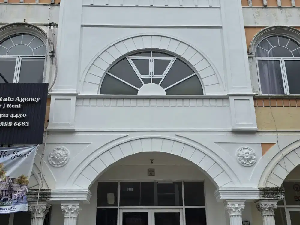 Di Jual Cepat Ruko Alicante 3 Lantai Hadap Jalan Raya Sudah Renovasi