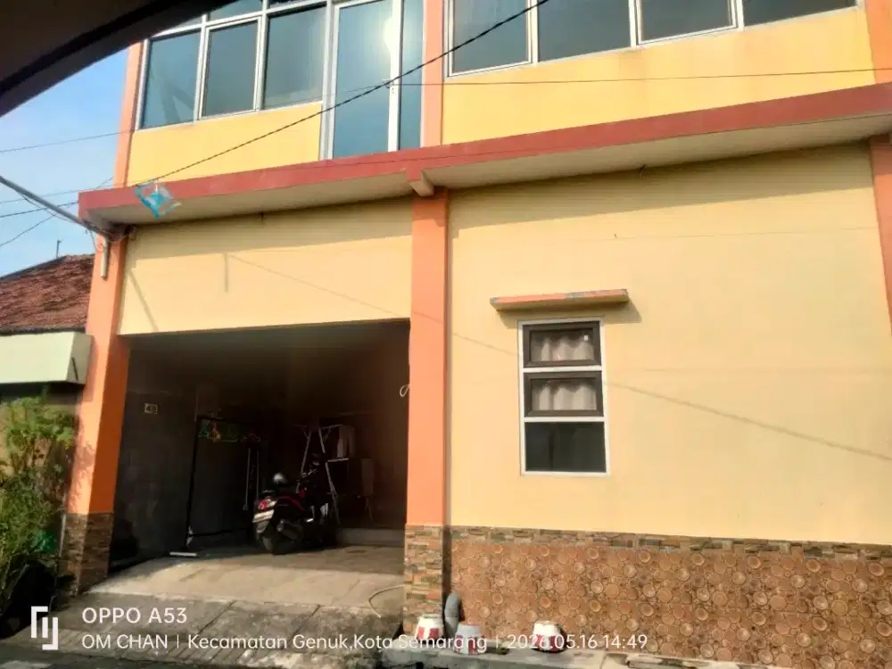 Rumah dua lantai