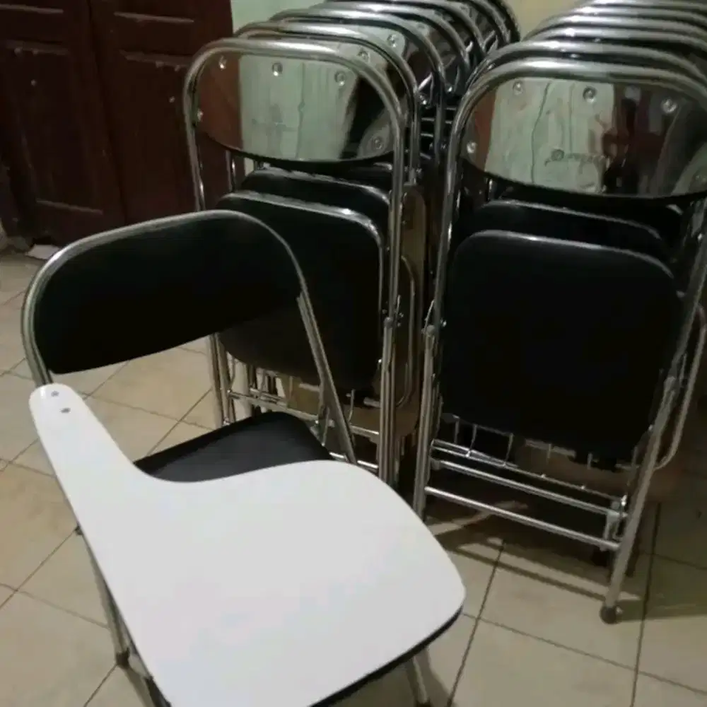 Kursi lipat kuliah rangka gk karatan