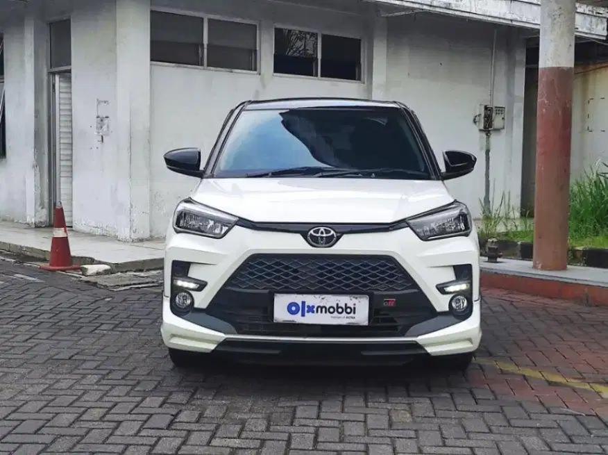 KM RENDAH - Raize 1.0 GR Sport Two Tone Bensin-AT-2022 WIJ