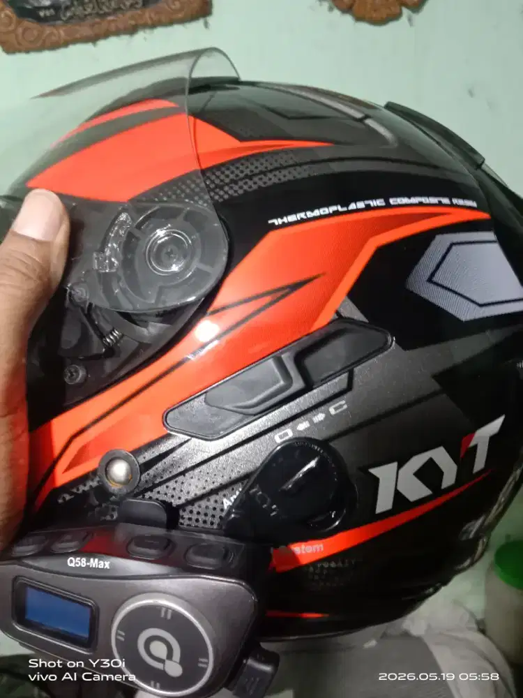Helm KYT plus intercom helmet