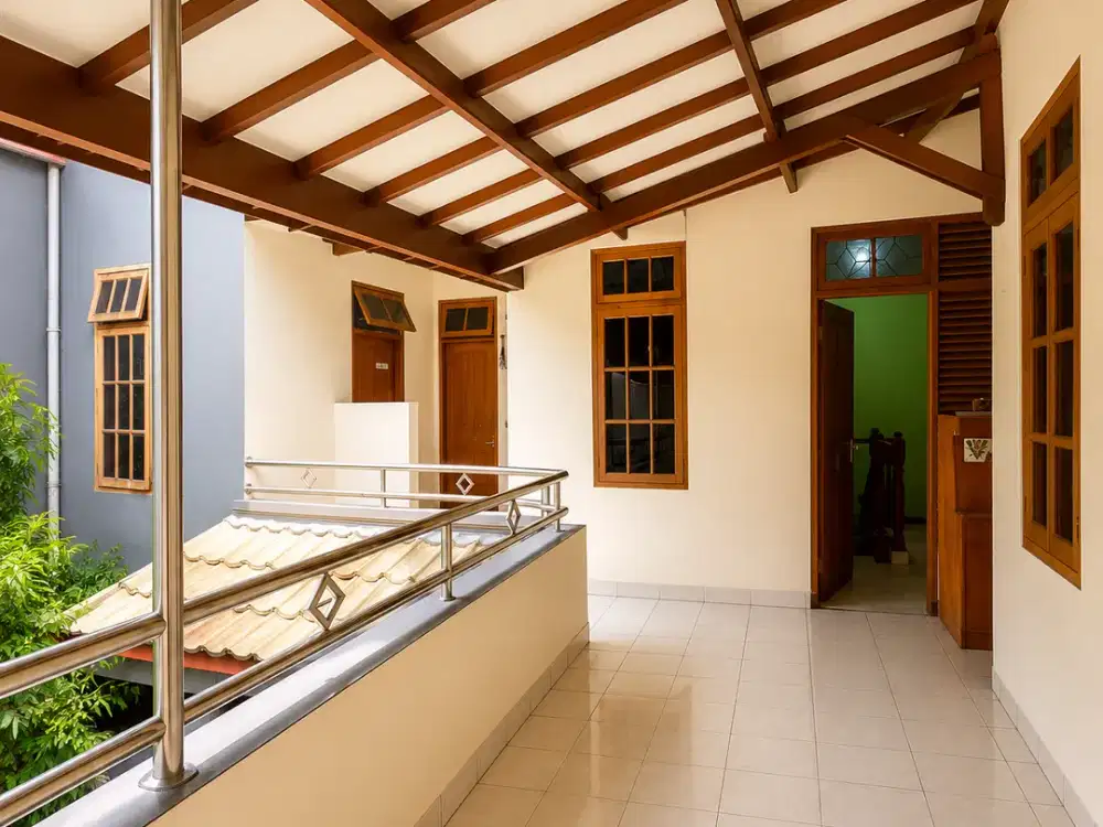 Rumah dekat Pondok  Indah Fatmawati cocok untuk kantor, mini market, Kos dan Rumah makan.