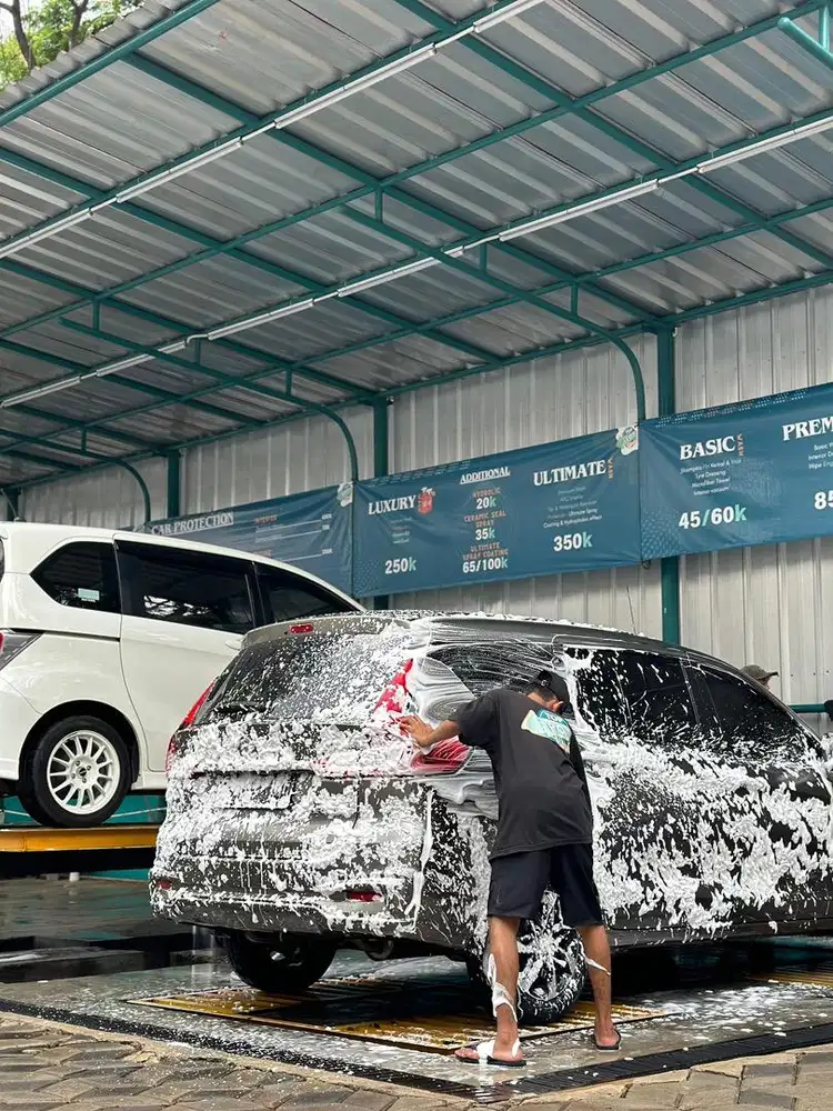 Tukang Cuci kendaraan motor dan mobil