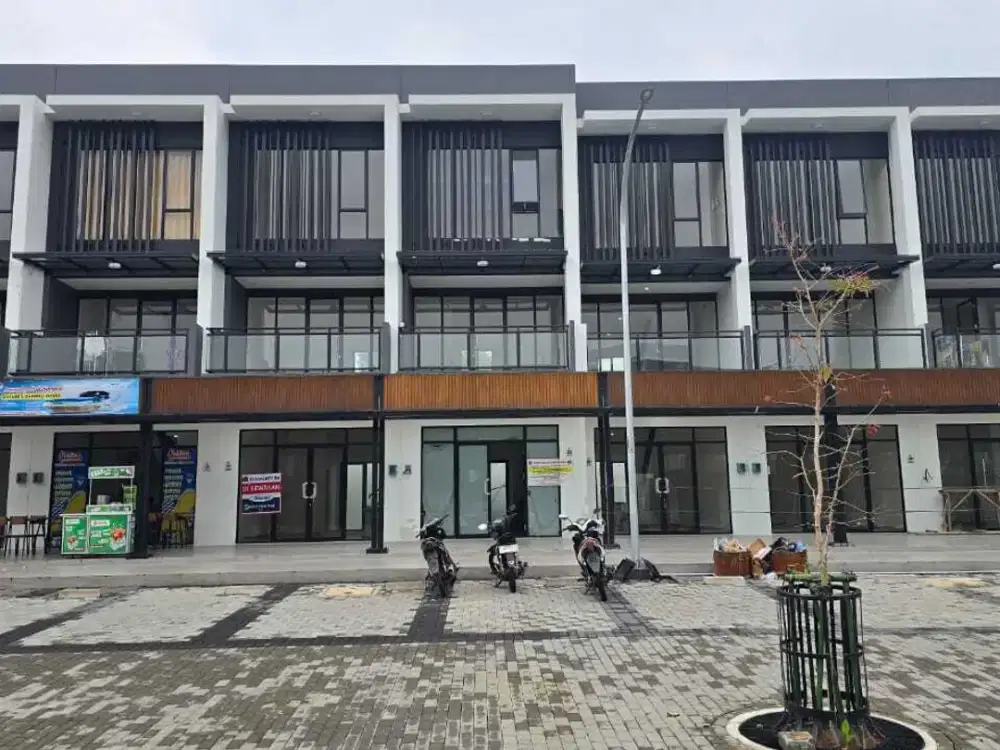 Dijual Ruko Hampton Hadap Jalan Siap Pakai di Paramount