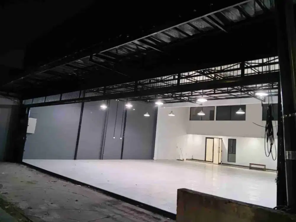 Disewakan Gudang Siap Pakai Lokasi Strategis di Pusat Kota Kebon Jeruk Jakarta Barat
