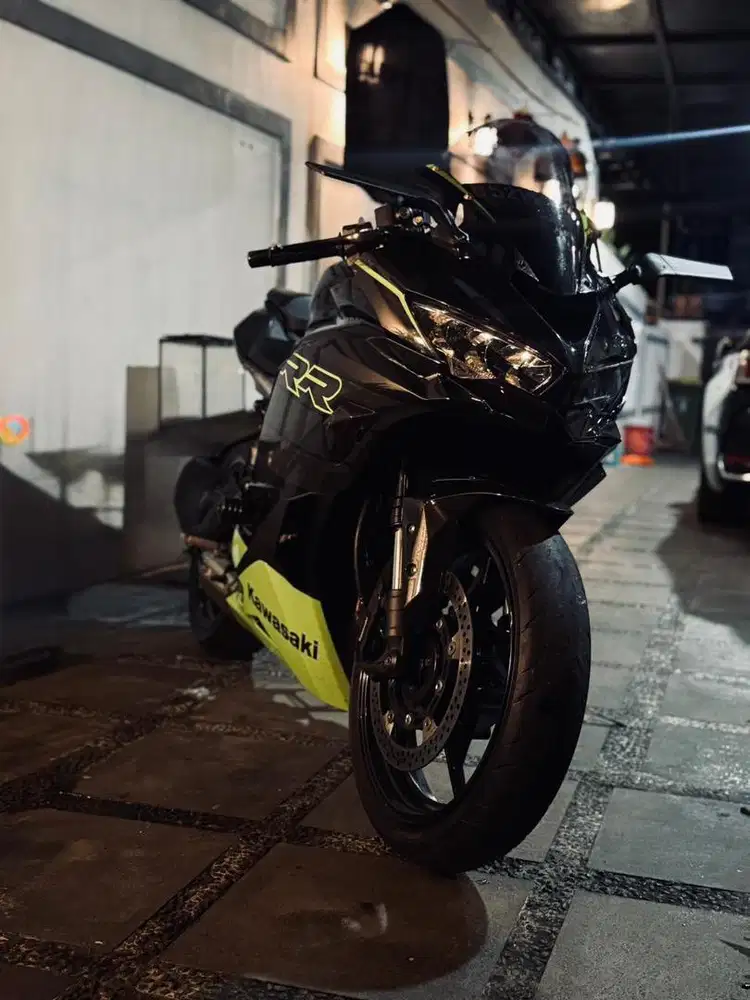 ZX 25R 2022 LOW ODO