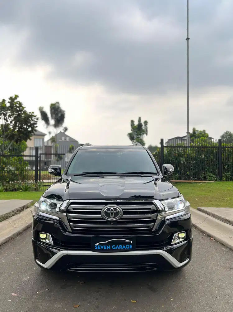 Toyota Land Cruiser 200 Atpm 2014 black