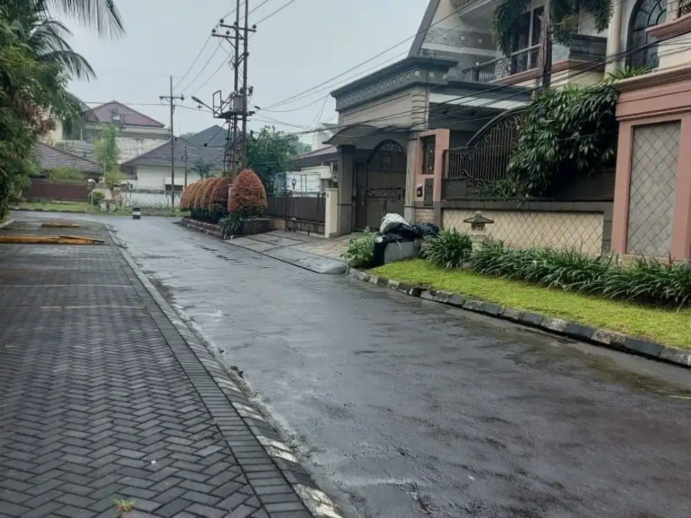 Rumah Area Majend Sungkono  Jl Pakis Argosari Hook utara selatan  Full Furnish  Row 3mobil