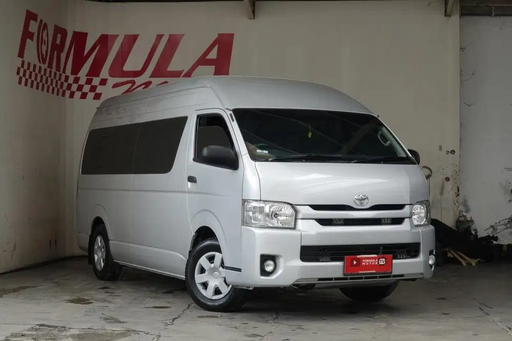 TOYOTA HIACE COMMUTER MANUAL 2019