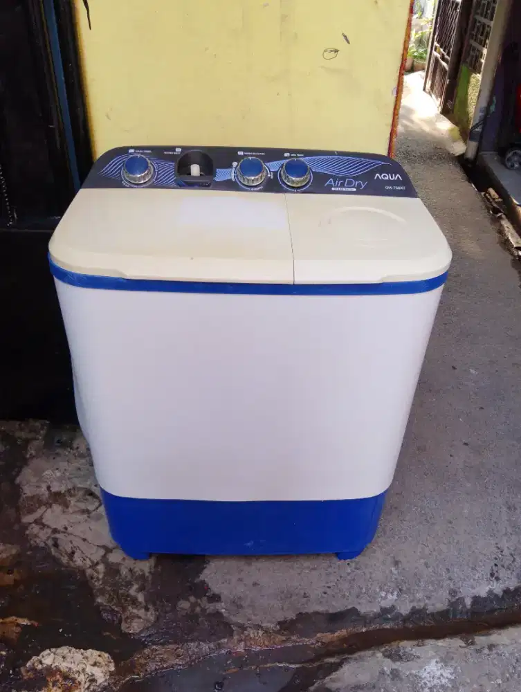 Mesin cuci Aqua 7kg
