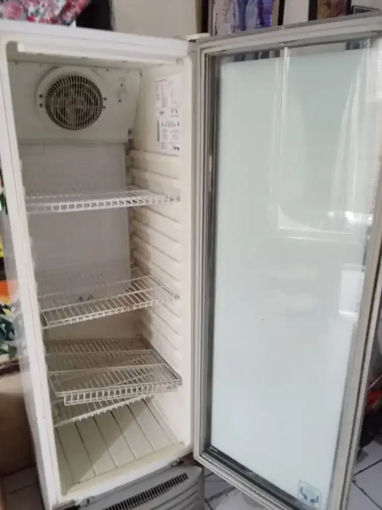 Dijual Showcase Merk GEA
