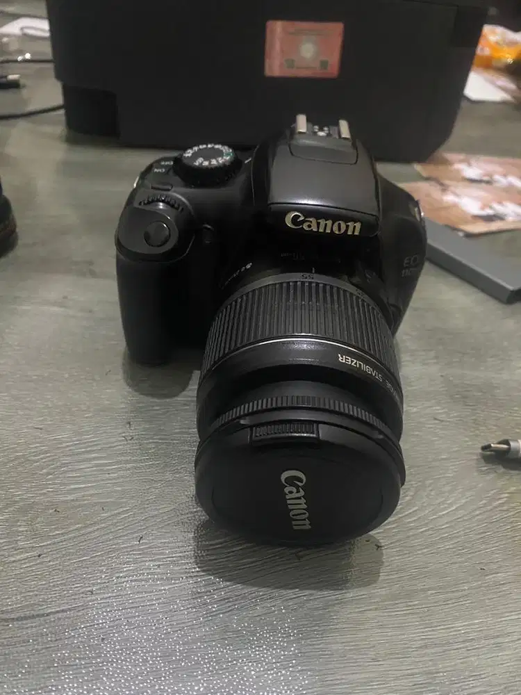 Kamera Canon 1100D