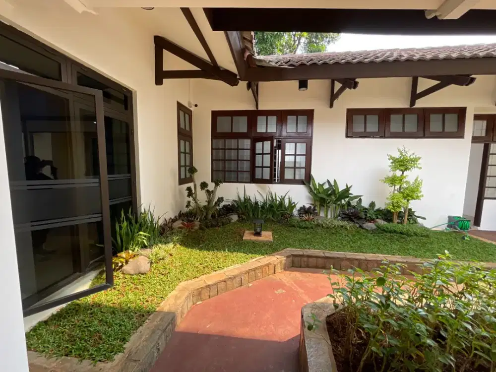 Dijual Rumah Luas Strategis Cocok untuk Ruang Usaha Dekat Kebayoran Park Mall di Petukangan Jaksel Lr-18162