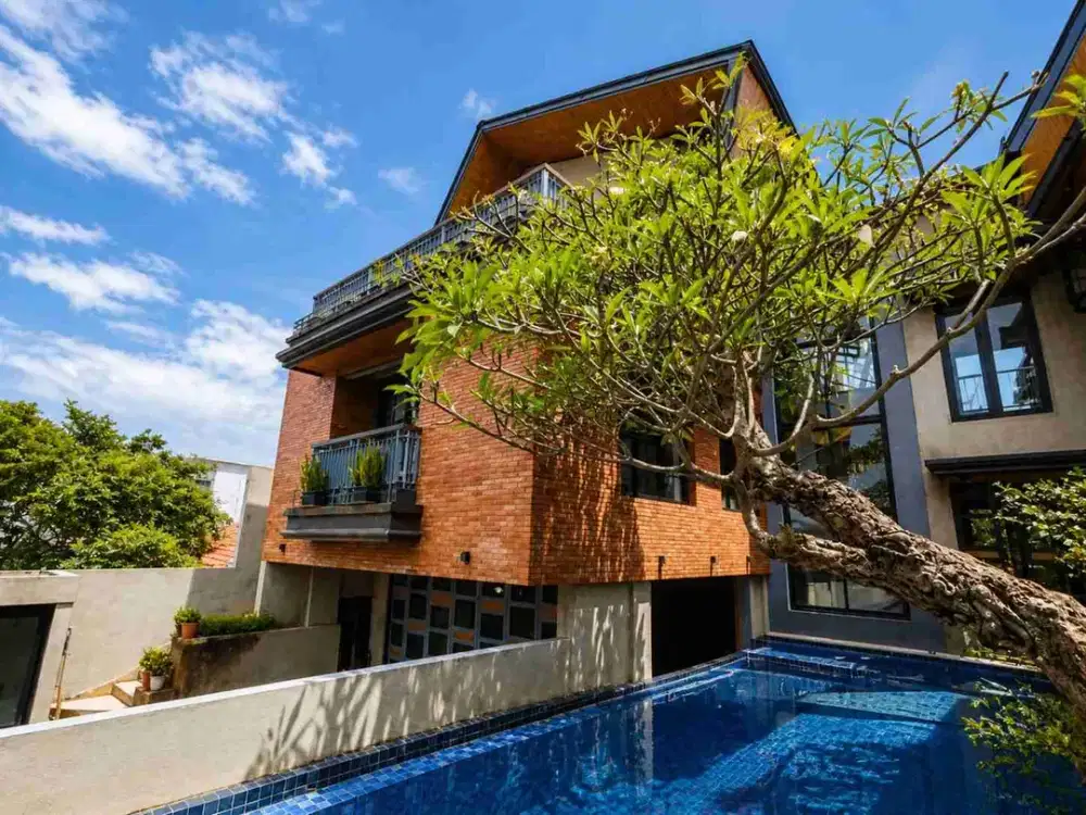 Rumah Mewah Modern Tropical di Jakarta Timur LT 509m² LB 599m² | Harga Menarik!!
