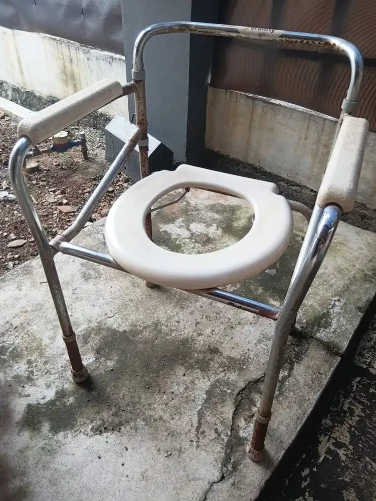 Gratis - Ambil Aja Kursi Bantu Toilet Merk Serenity, Ada Dus-nya,Depok