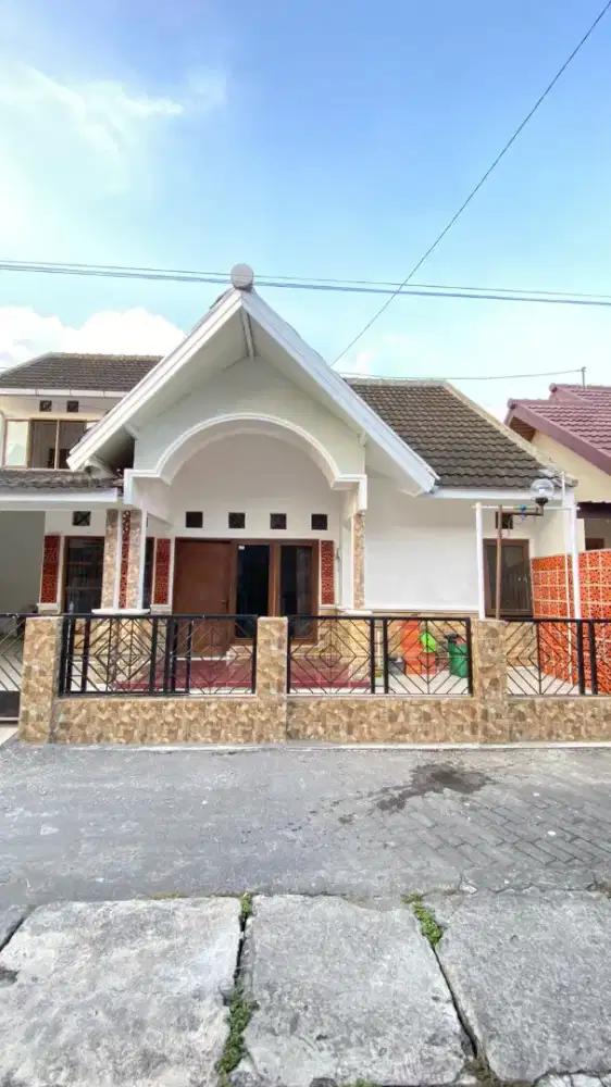 Rumah bagus dalam Perumahan dekat RS JIH di SindhuHarjo Sleman