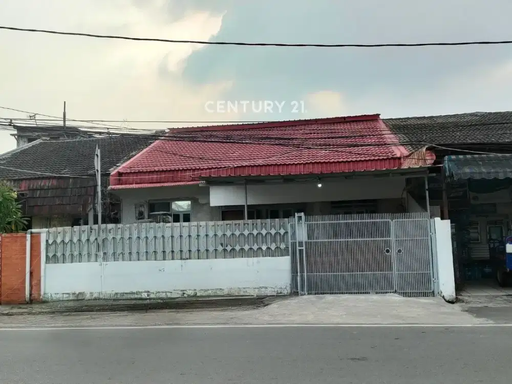 Rumah Lebar Cocok Untuk Hunian Dan Usaha Di Taman Kota JakBar