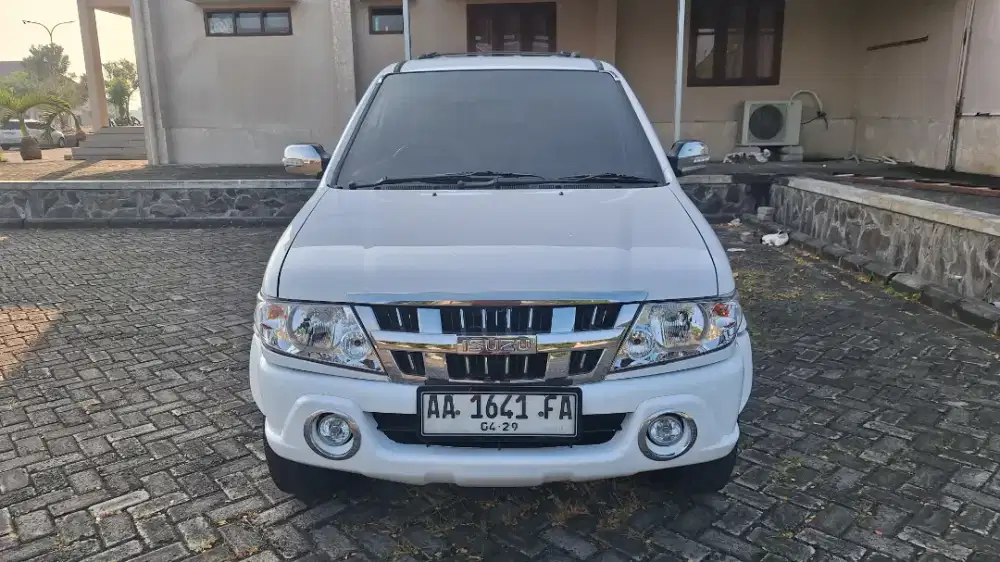 GRAND TOURING PUTIH 2012 ANTIK