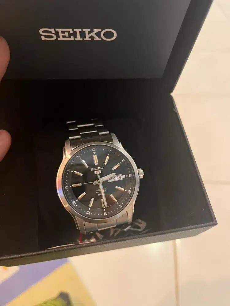 Di Jual jam tangan merk seiko