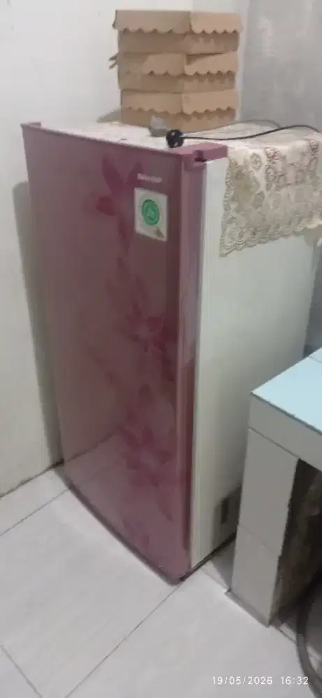 Lemari es 1pintu Sharp sjn 182