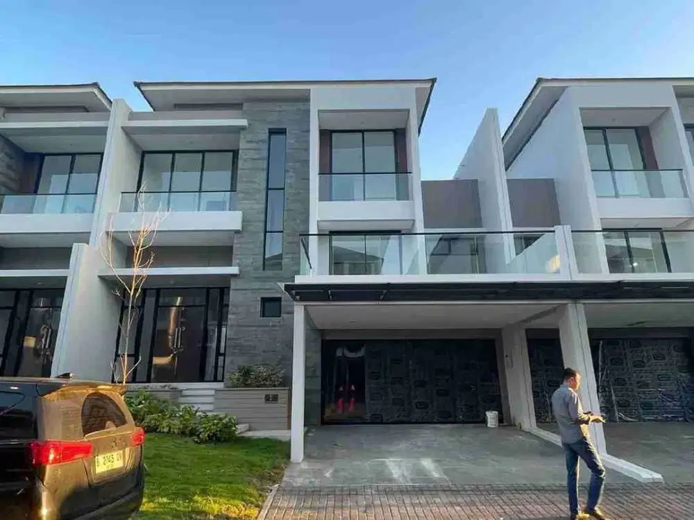 Rumah besar jalan besar cluster favorit banyak kamar