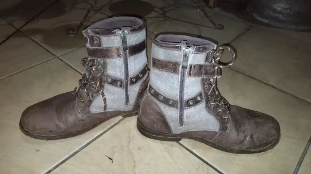 Sepatu kulit Boot Jim Joker