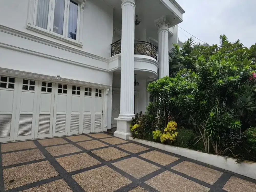 Dijual Rumah Mewah 2 Lantai Ada Swimming Pool dan Taman Lokasi Strategis Dekat Tebet Eco Park di Tebet Jaksel Lr-16569