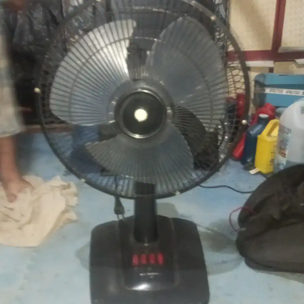 Kipas angin meja 14 maspion