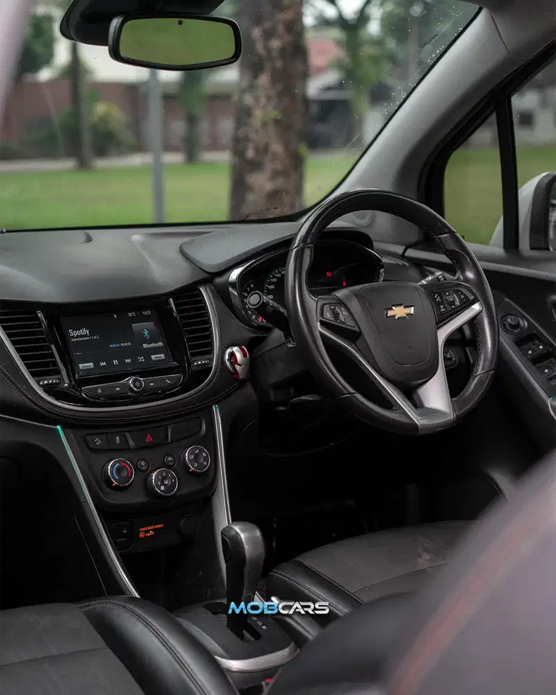 TRAX PREMIER TURBO AT 2018 • MURAH TAPI SUNROOF •