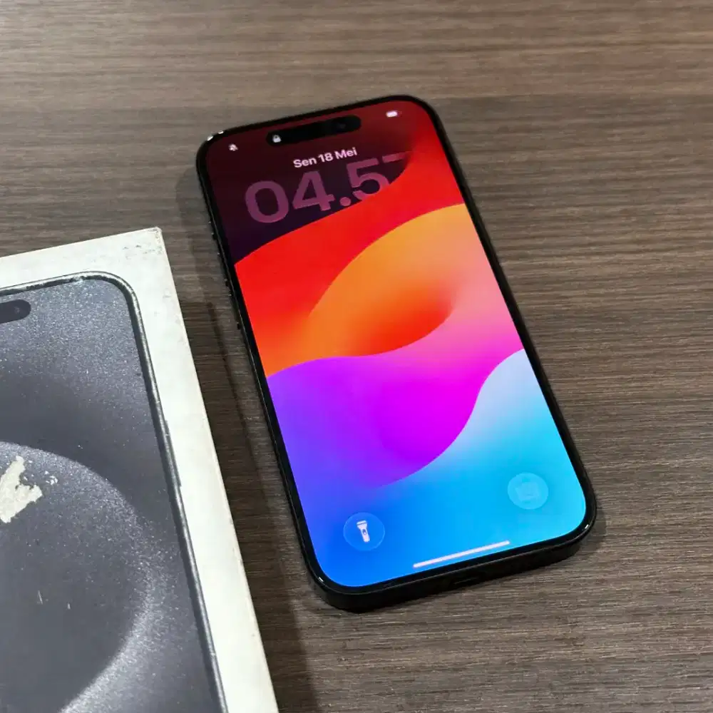 IPhone 15 PRO 256GB [Black Titanium] Garansi Resmi iBox