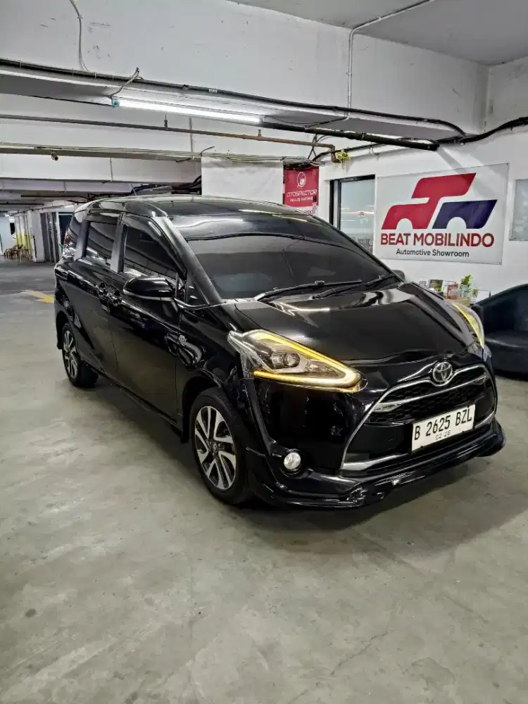 Sienta Q CVT 2017 Black on Beige